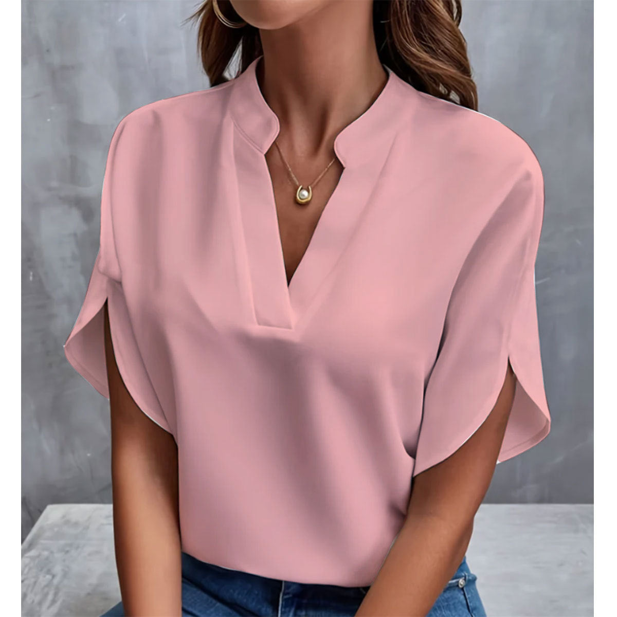 Chemise d’Été Femme – Mousseline Légère & Col V Élégant